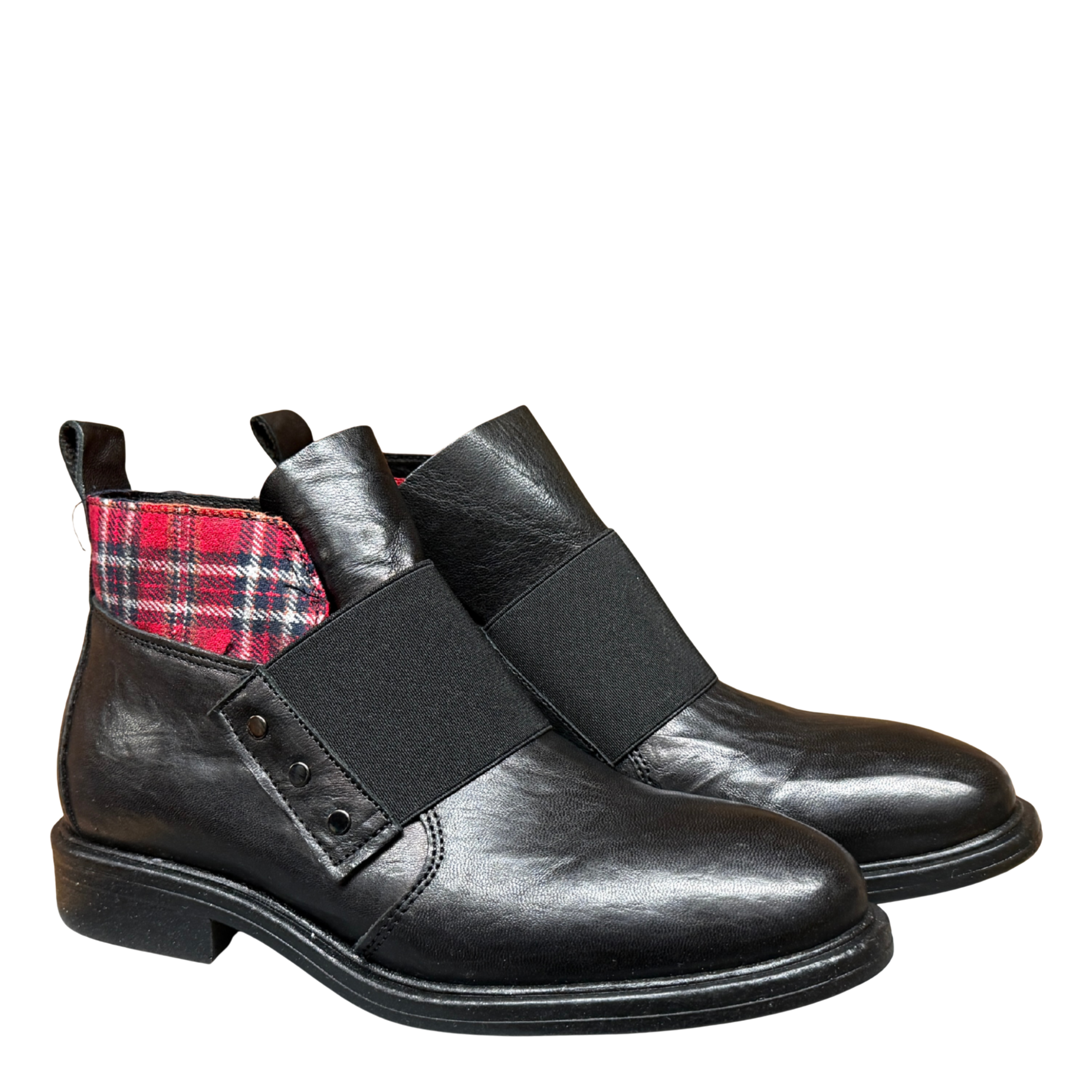Getoutside Women's Tartan Ankle Boot in Black/Red