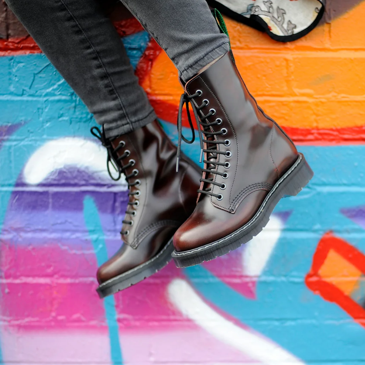 Solovair 11 Eye Derby Boot in Burgundy Rub-off