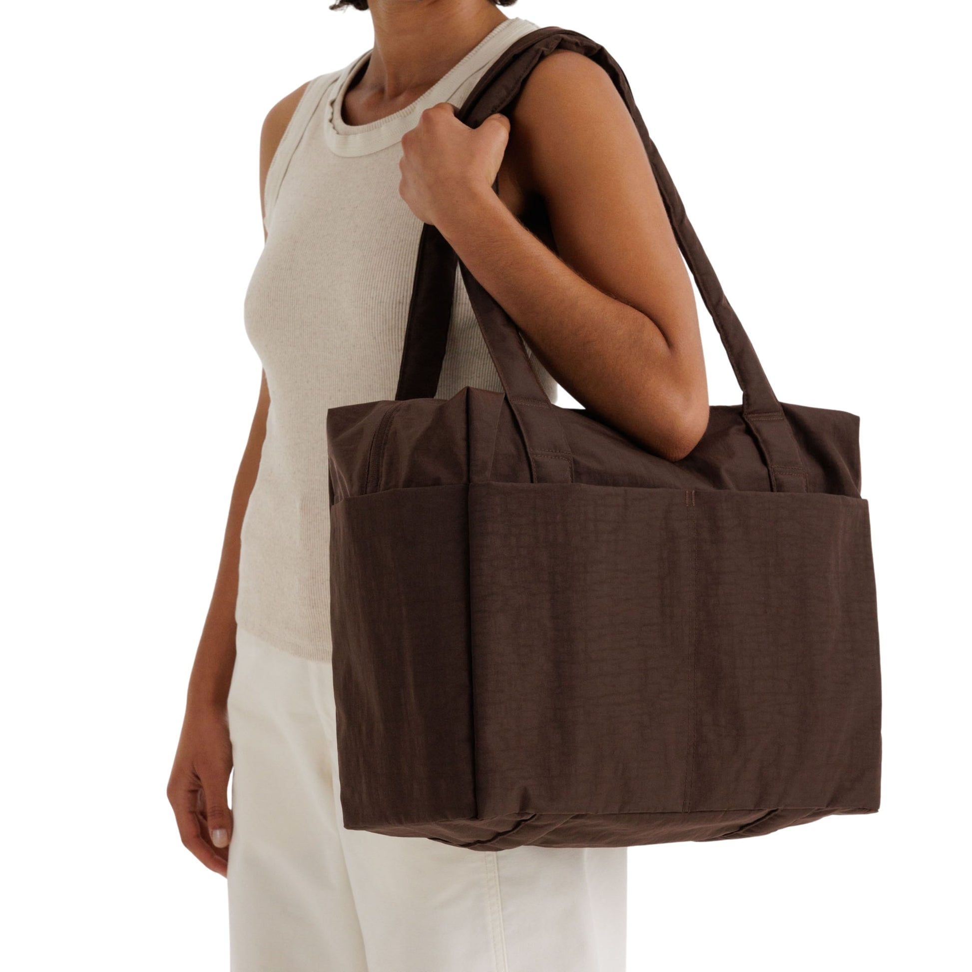 Baggu Small Cloud Carry-On in Coffee