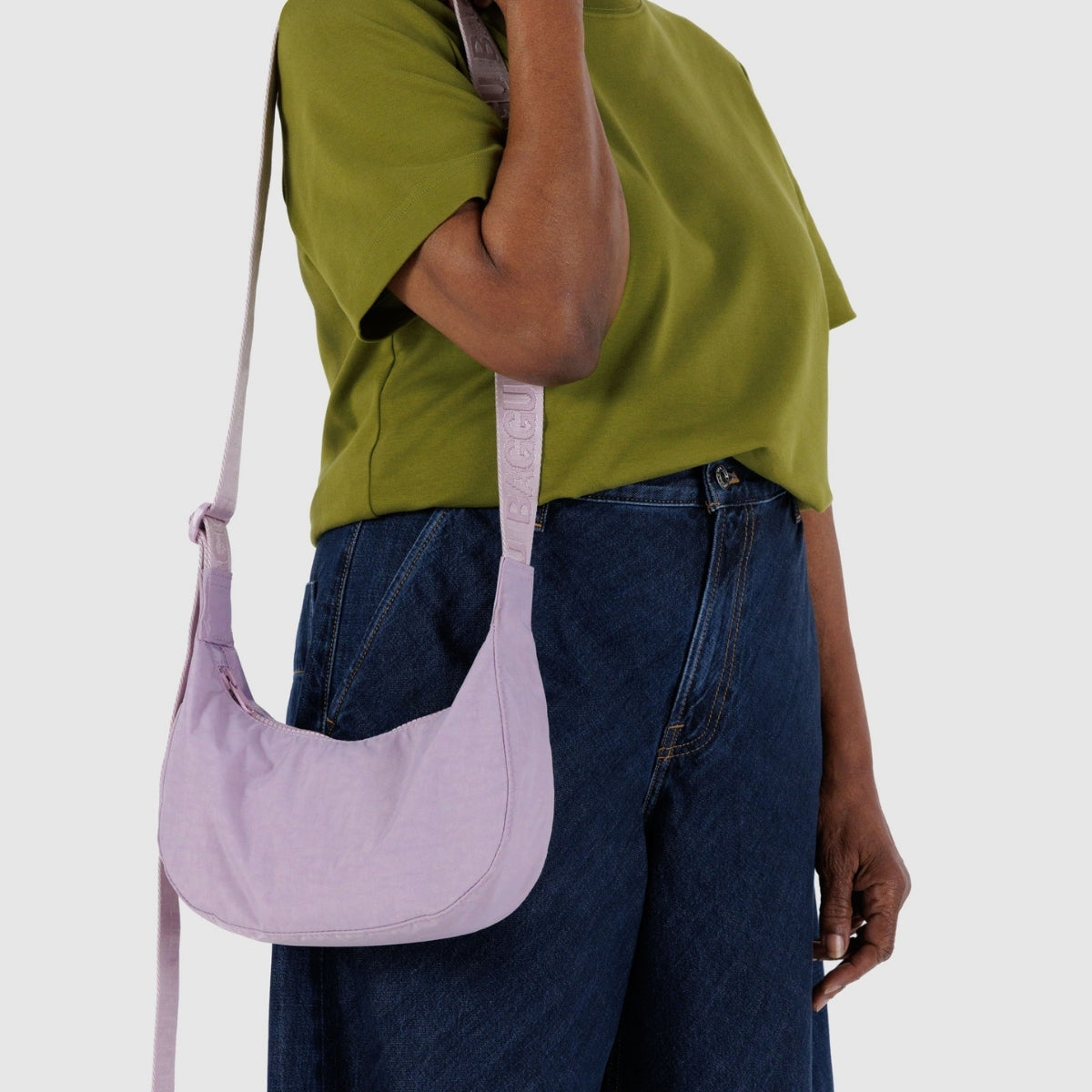 Baggu Small Nylon Crescent Bag in Dusty Pink
