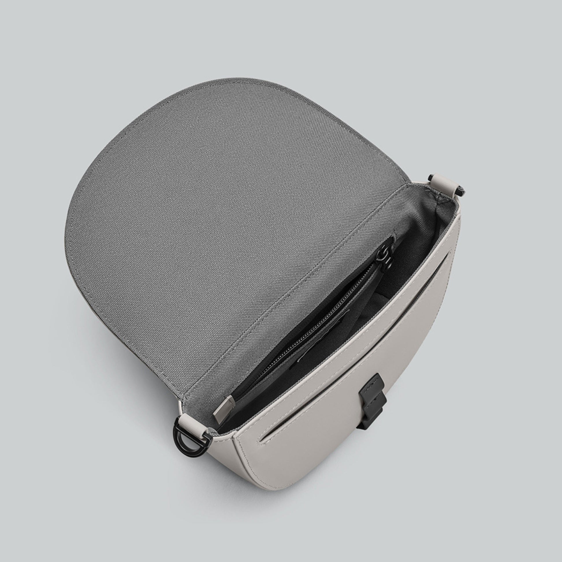 Gaston Luga Spläsh Moon Crossbody in Taupe