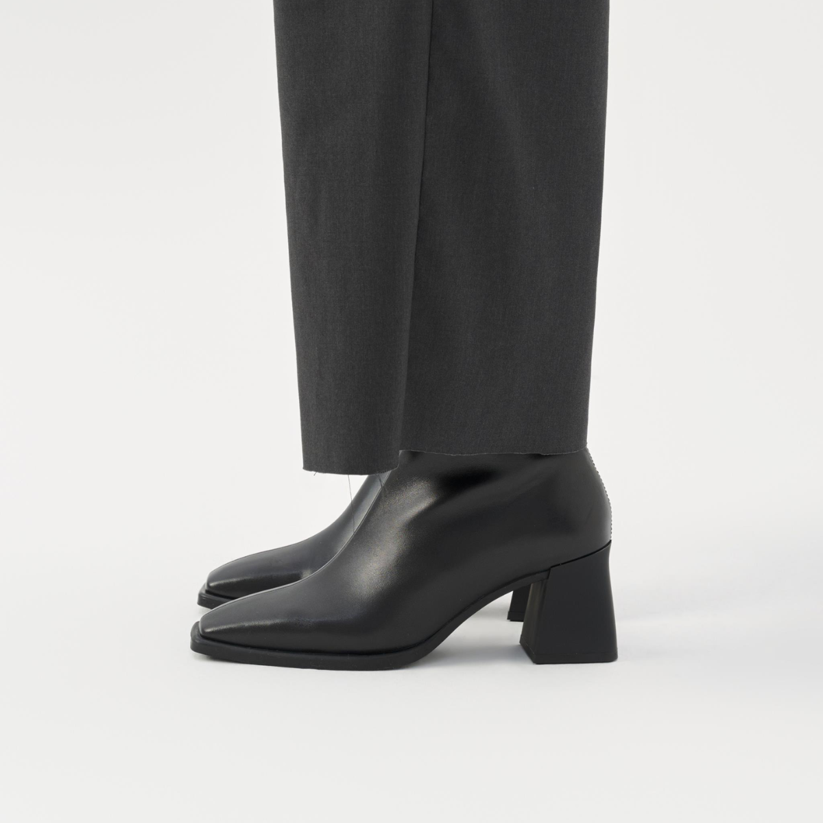 Vagabond Women's Hedda Boots in Black Leather