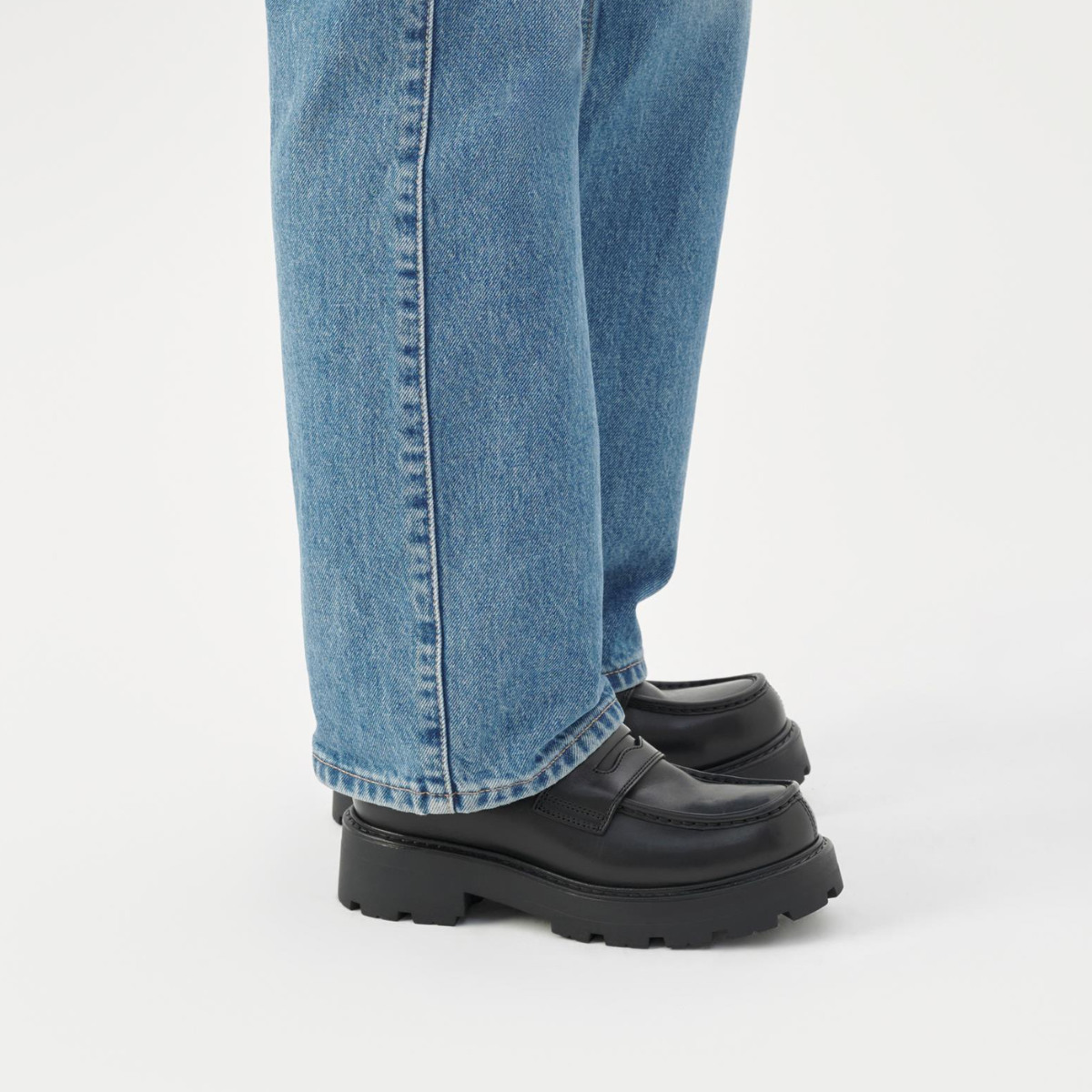 Vagabond Women's Cosmo 2.0 Loafers in Black Leather