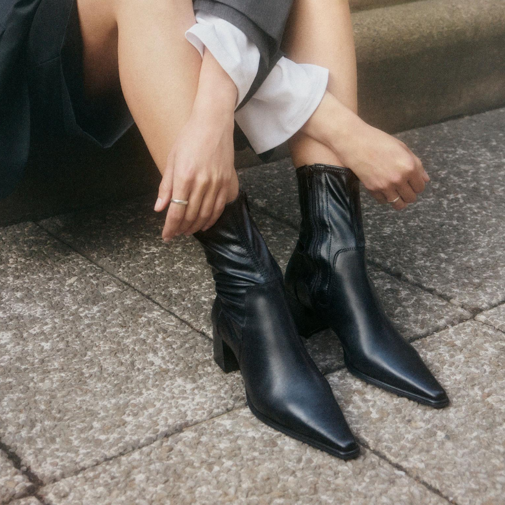 Vagabond Women's Giselle Boots in Black Leather/Comb