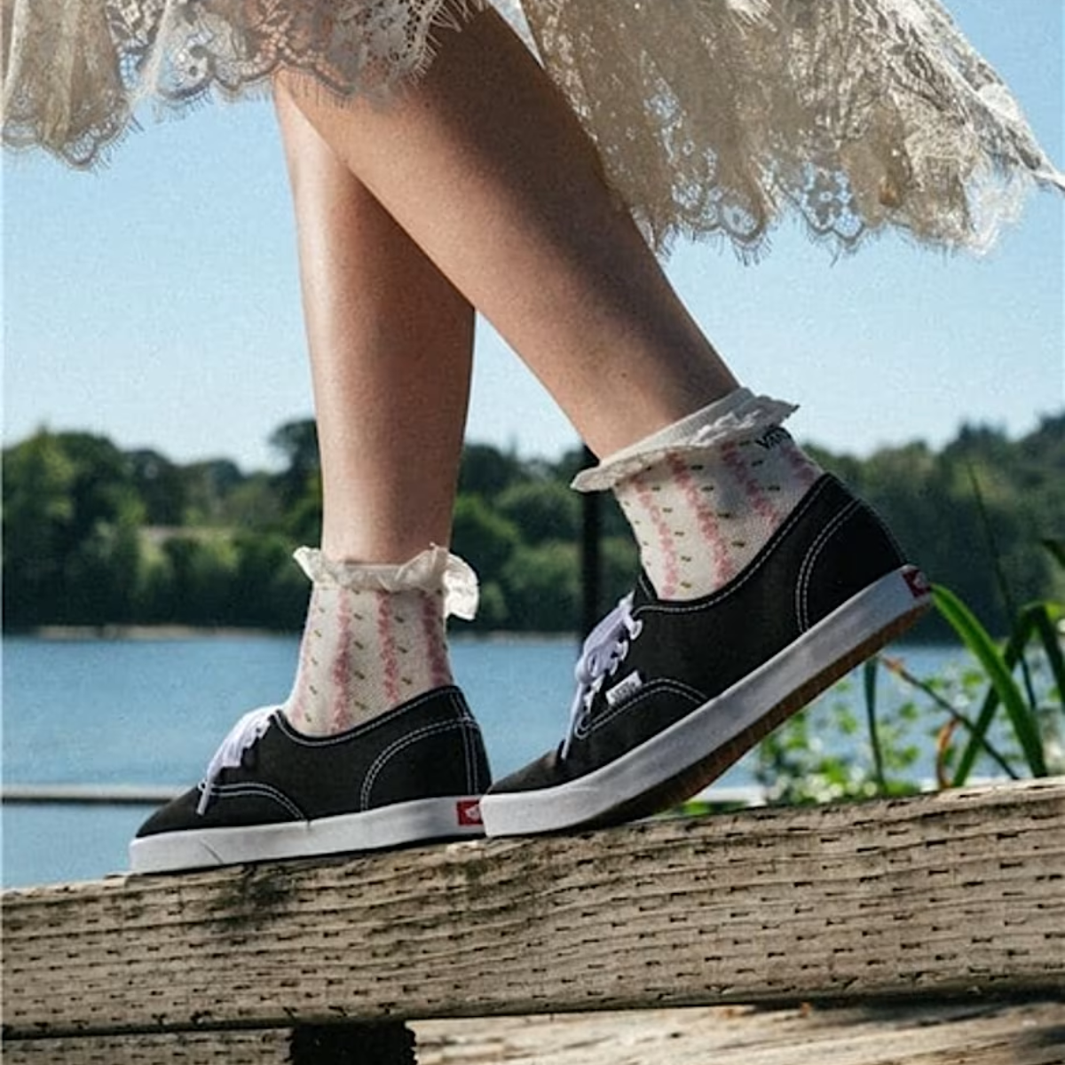 Vans Women's Authentic Lowpro in Black/White