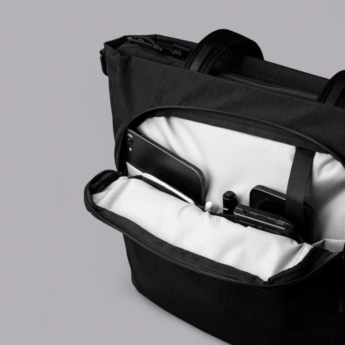 Alpaka Bravo Tote V2 14L in Black - Getoutside Shoes
