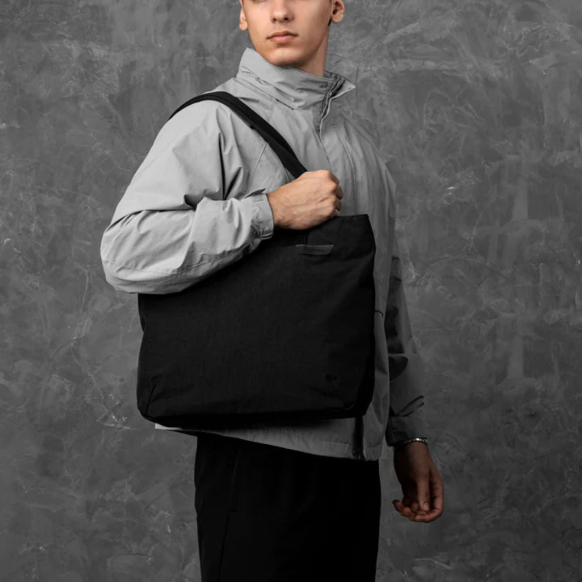 Alpaka Flight Tote Medium in Black - Getoutside Shoes