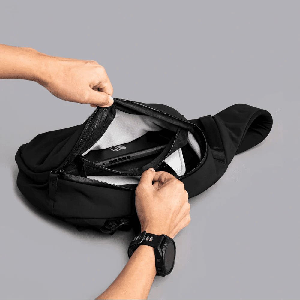 Alpaka Metro Crossbody - Left Shoulder in Black - Getoutside Shoes