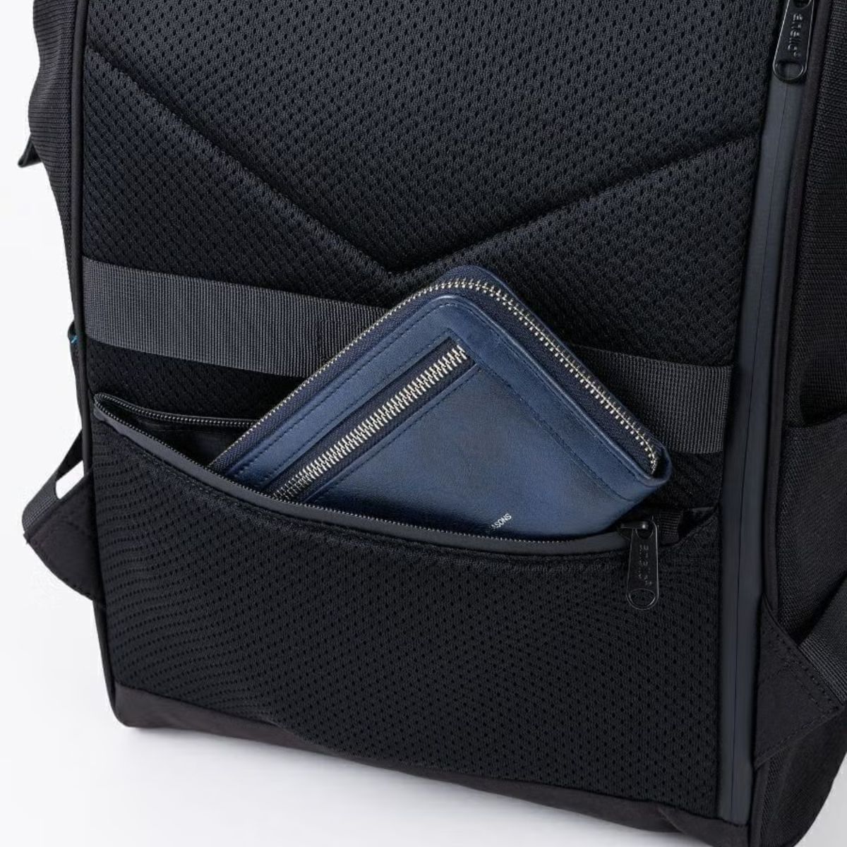 Anello Expand5 Clasp Backpack Large in Navy - Getoutside Shoes