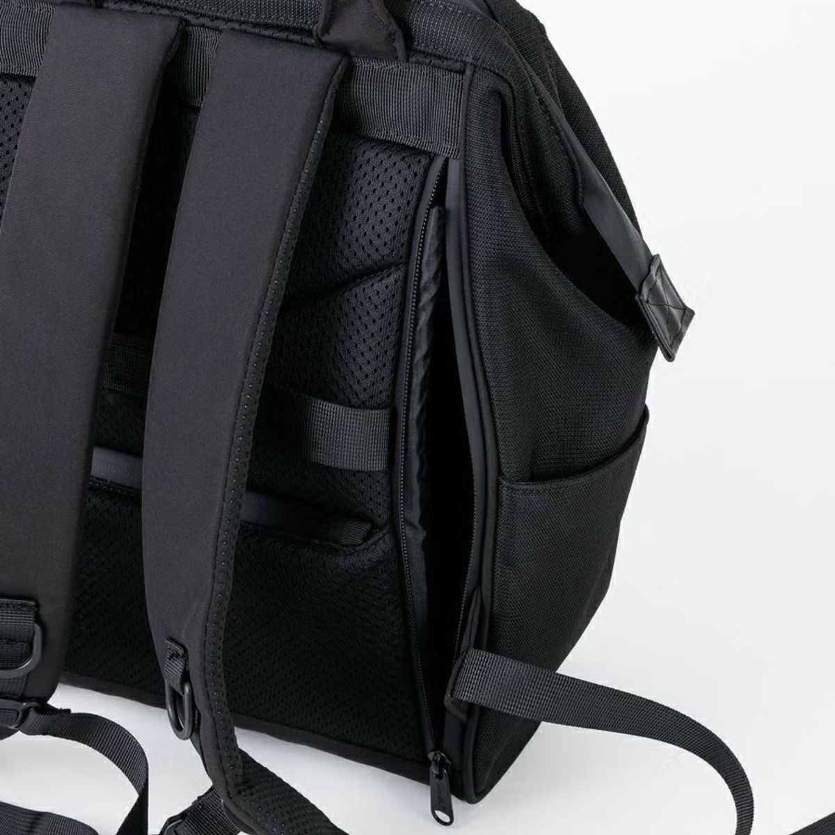 Anello Expand5 Clasp Backpack Regular in Black - Getoutside Shoes