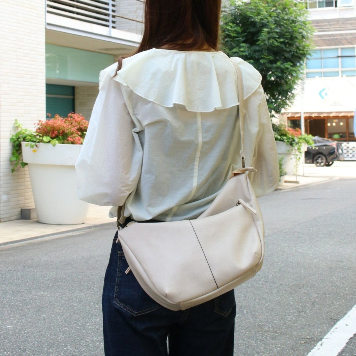 Anello Legato 3M Shoulder Bag in Light Beige - Getoutside Shoes