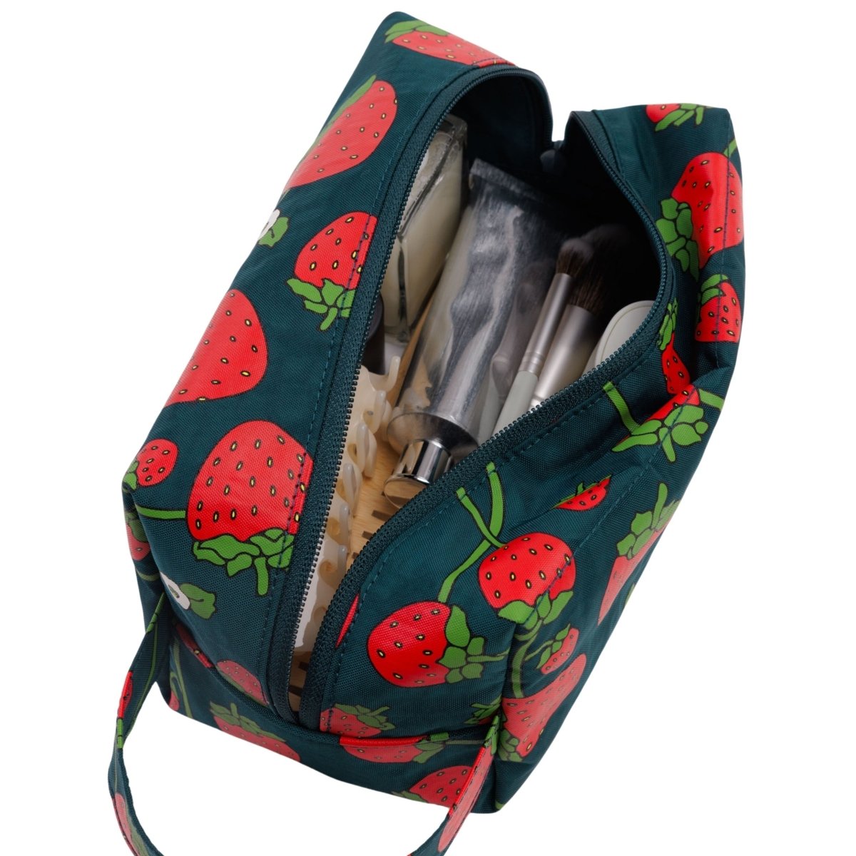 Baggu Dopp Kit in Strawberry Blossom - Getoutside Shoes