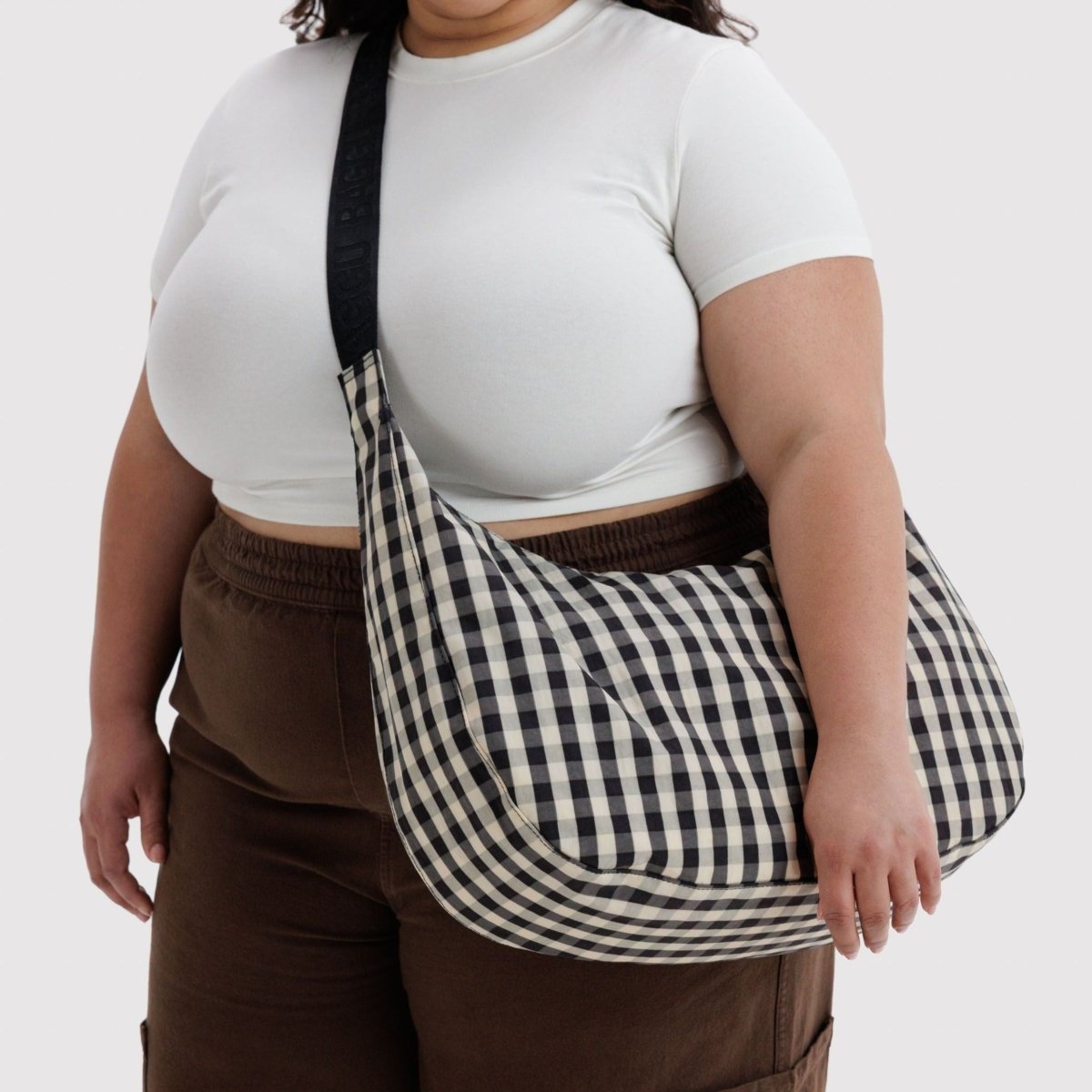 Baggu Large Nylon Crescent Bag in Black And Cream Gingham - Getoutside Shoes