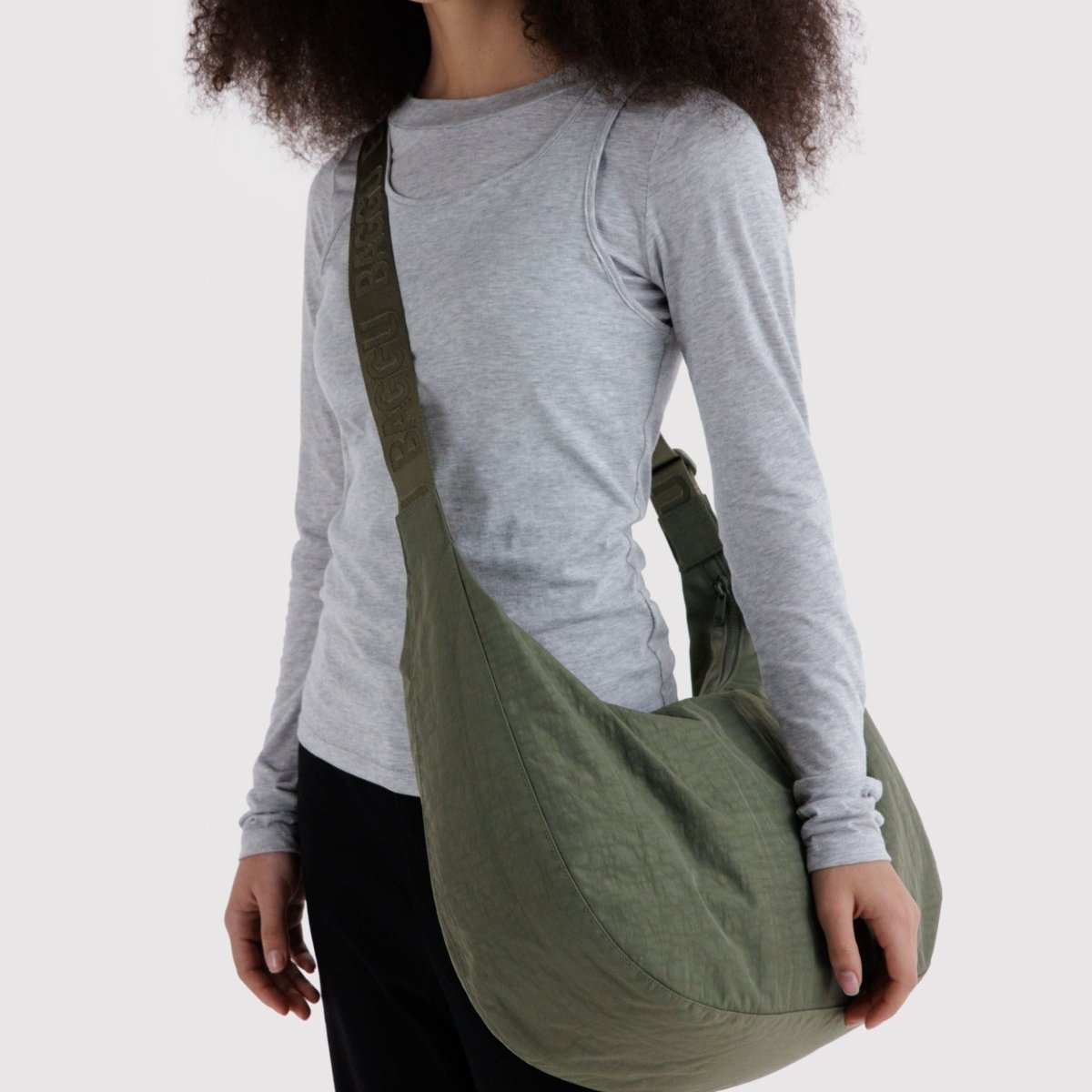 Baggu Large Nylon Crescent Bag in Caper - Getoutside Shoes