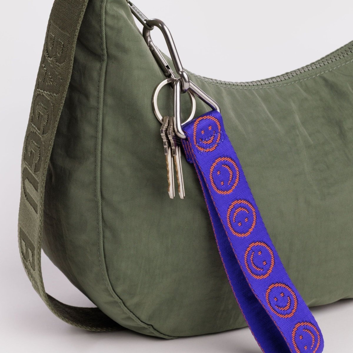 Baggu Logo Keychain in Lapis Happy - Getoutside Shoes