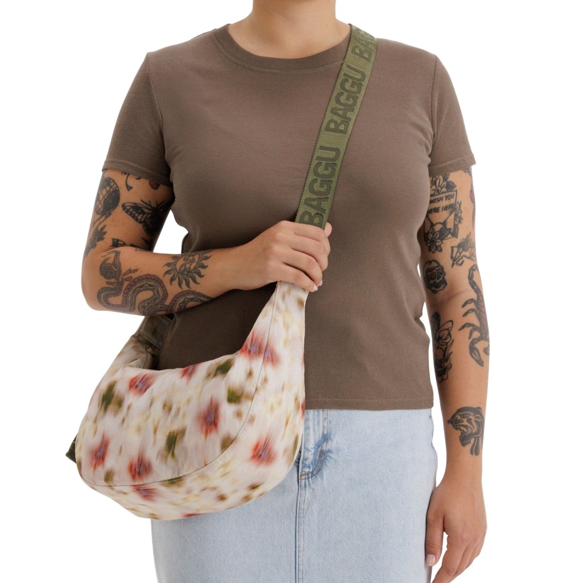 Baggu Medium Nylon Crescent Bag in Abstract Floral - Getoutside Shoes