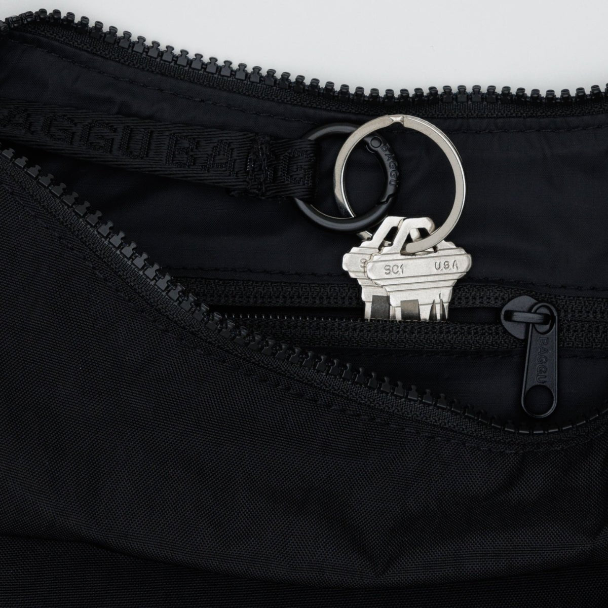 Baggu Medium Nylon Crescent Bag in Black - Getoutside Shoes