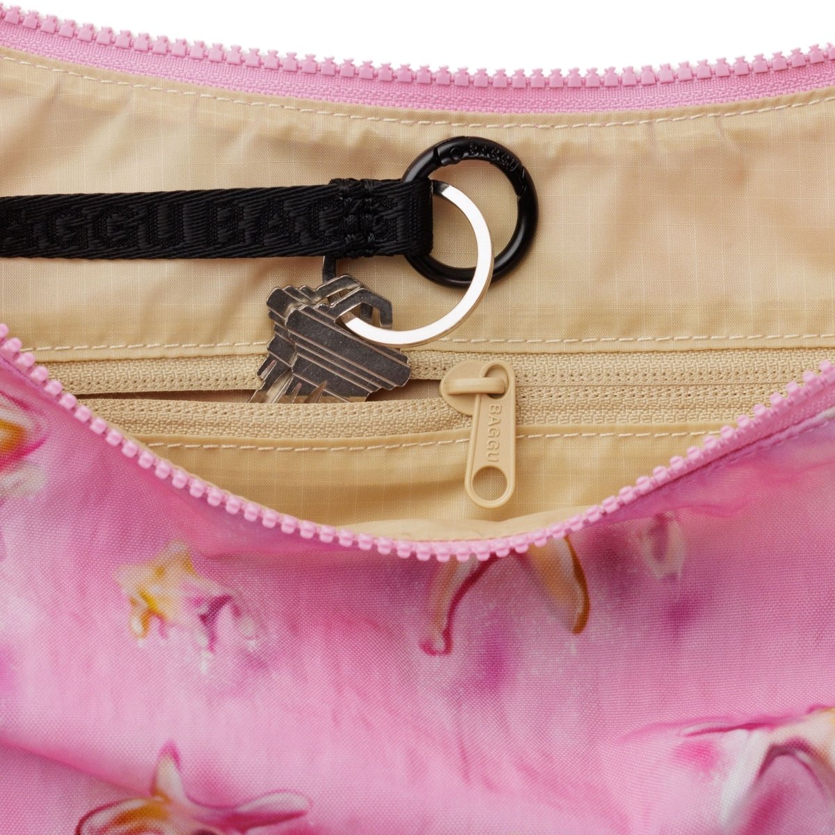 Baggu Medium Nylon Crescent Bag in Dancing Stars - Getoutside Shoes