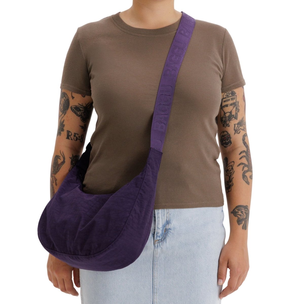 Baggu Medium Nylon Crescent Bag in Fig - Getoutside Shoes