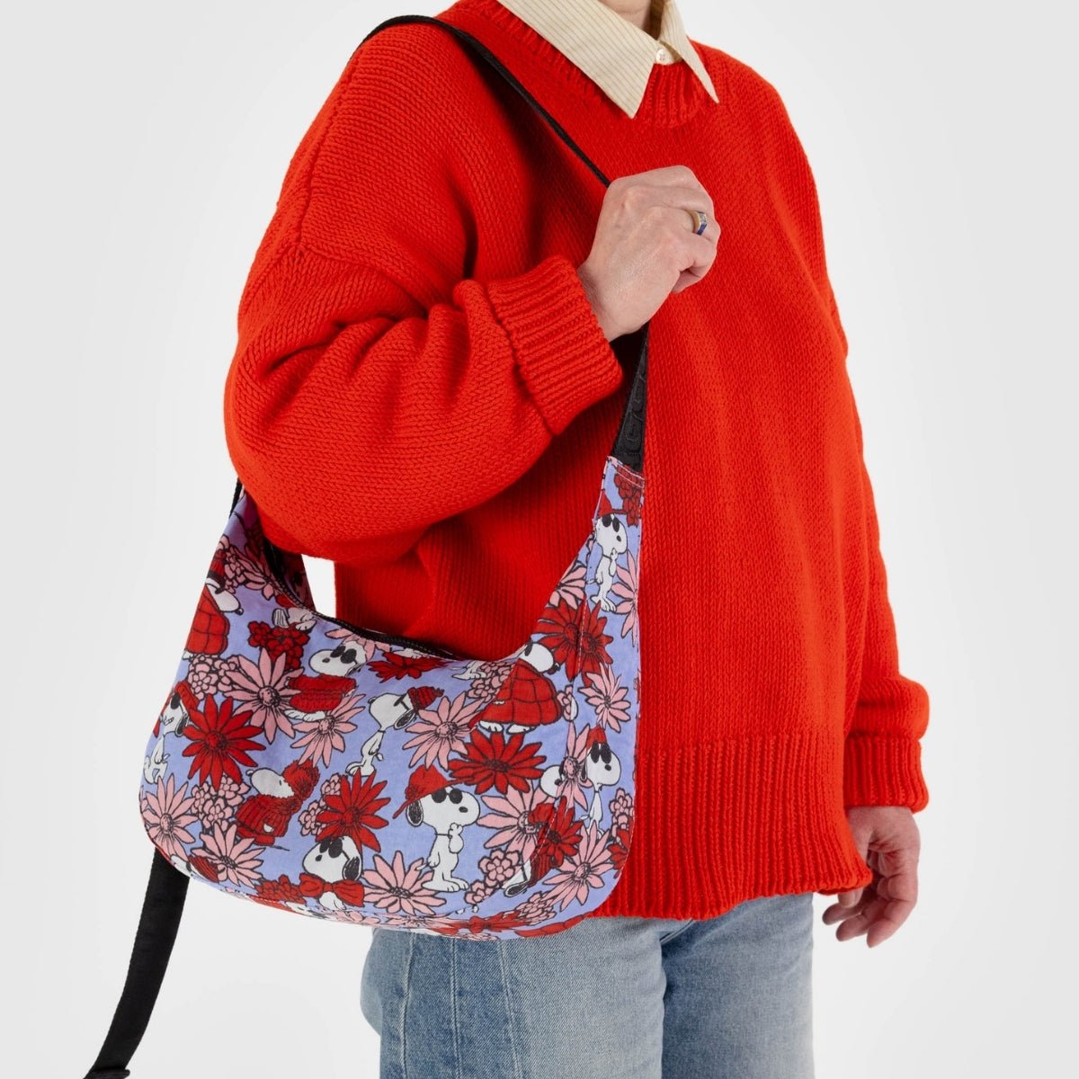 Baggu Medium Nylon Crescent Bag in Floral Snoopy - Getoutside Shoes