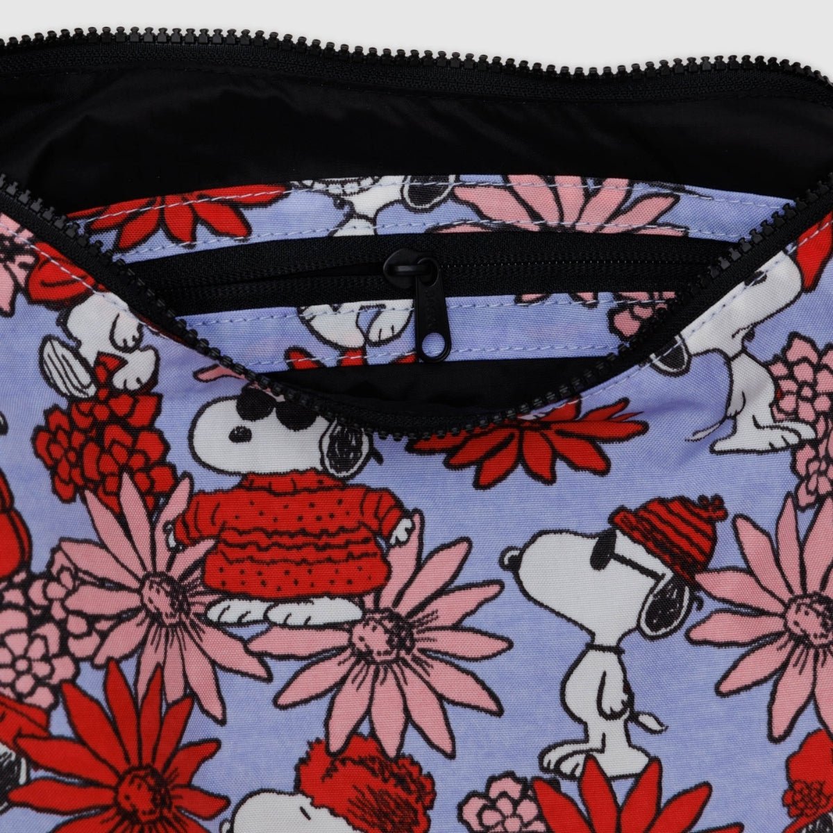 Baggu Medium Nylon Crescent Bag in Floral Snoopy - Getoutside Shoes