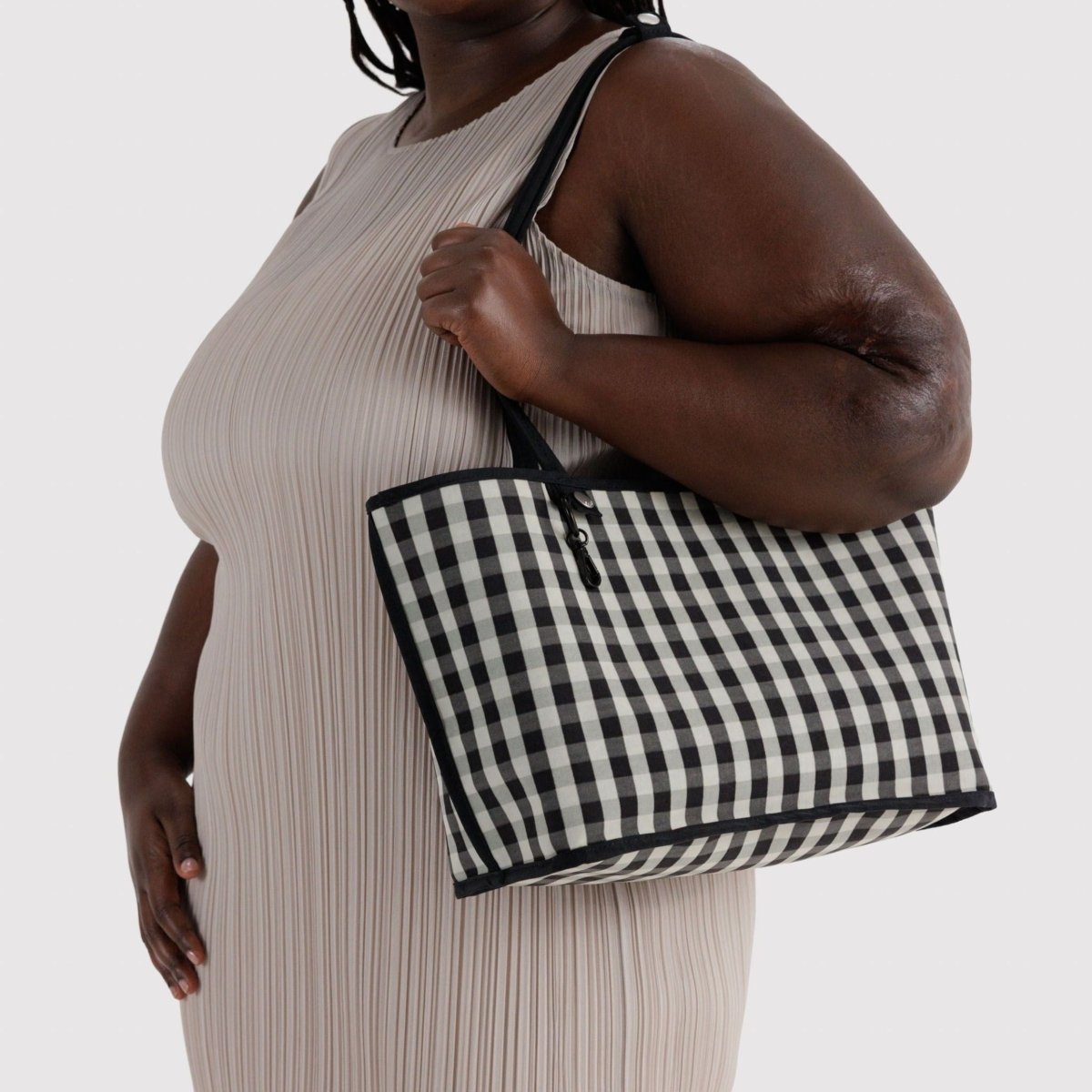Baggu Medium Nylon Reversible Tote in Black Mix - Getoutside Shoes