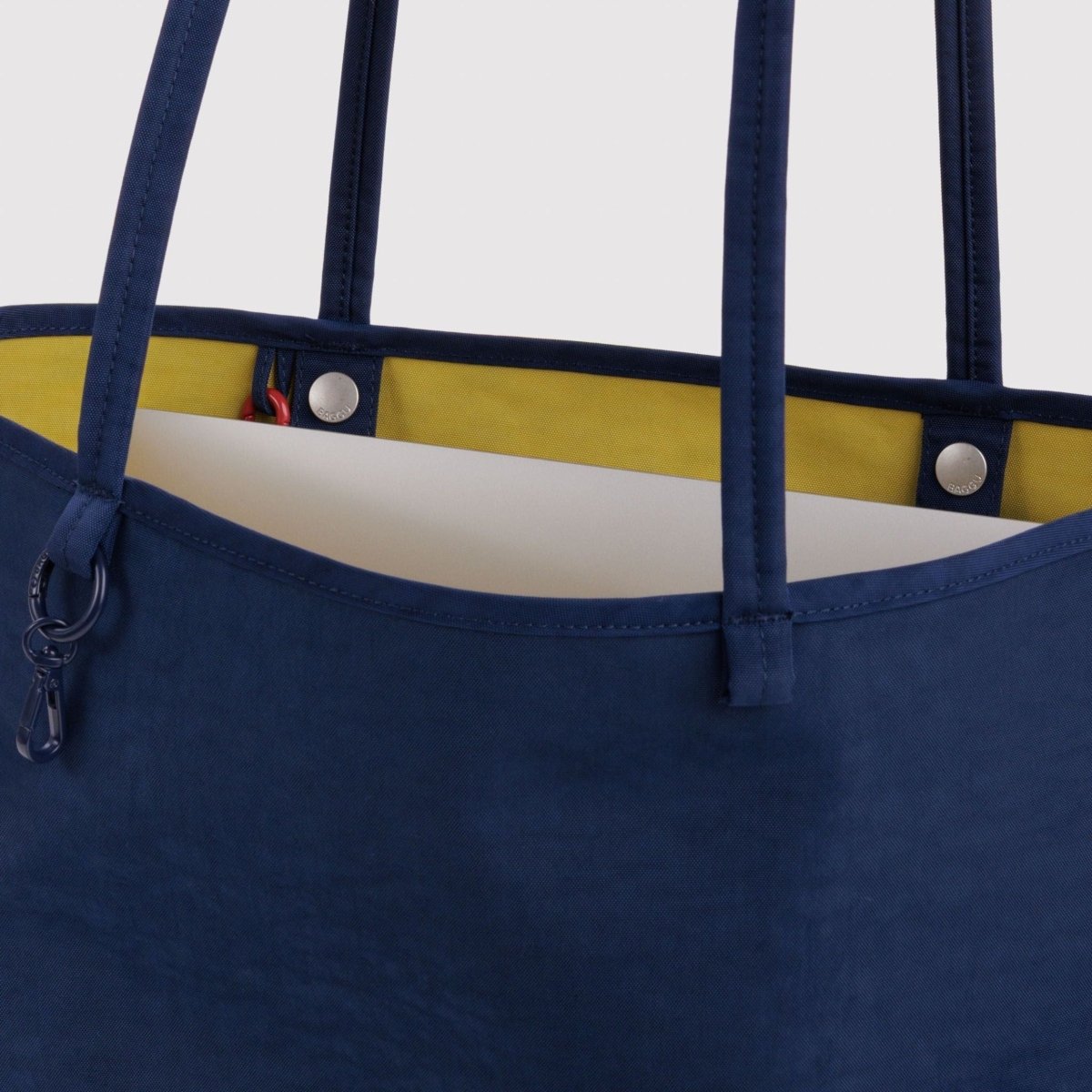 Baggu Medium Nylon Reversible Tote in Navy Mix - Getoutside Shoes