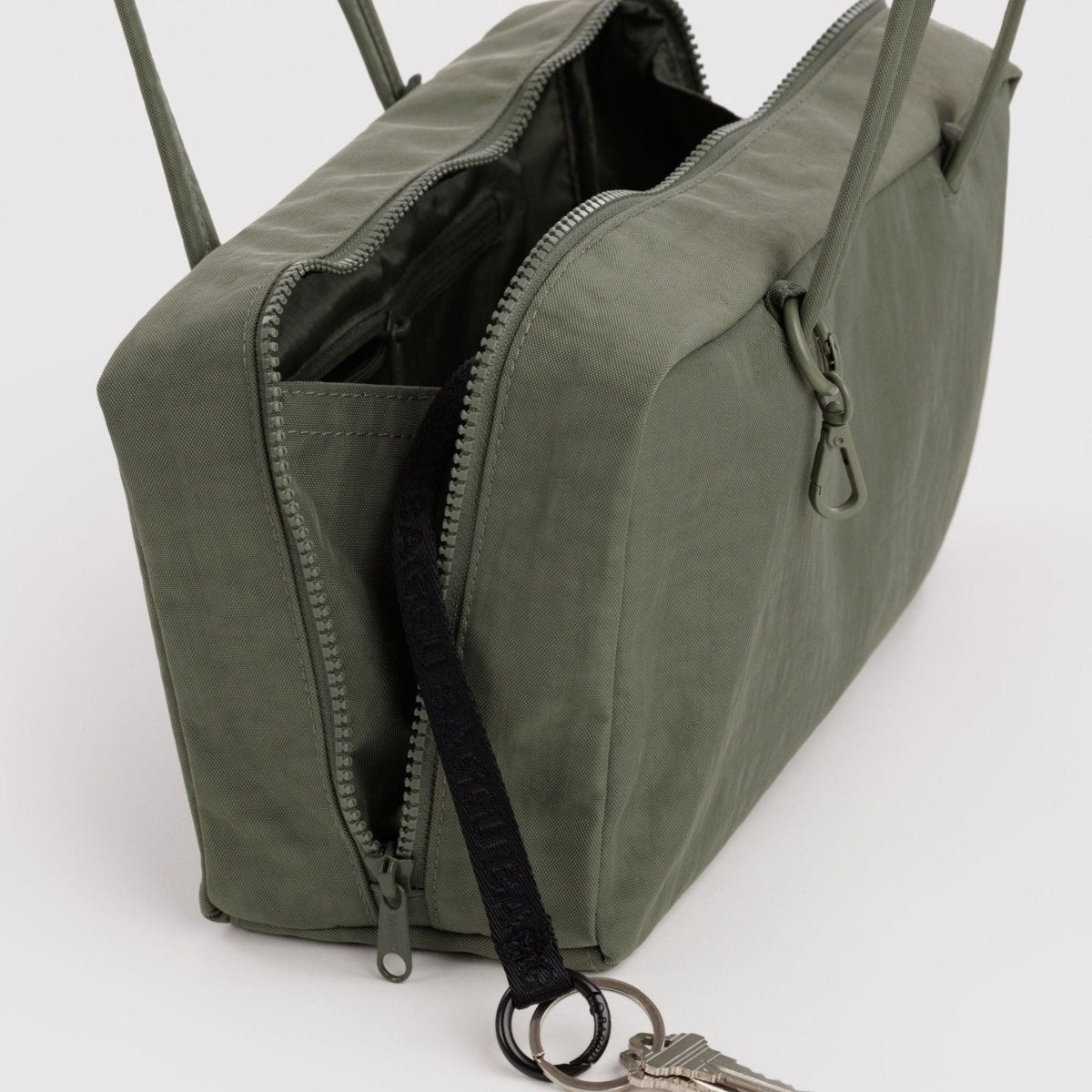Baggu Nylon Bowler Bag in Caper - Getoutside Shoes