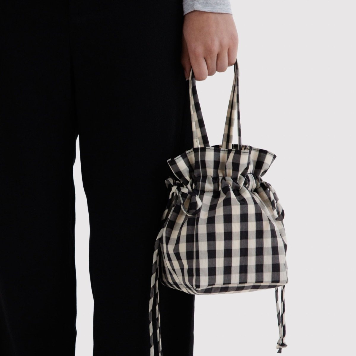 Baggu Nylon Drawstring Bag in Black and Cream Gingham - Getoutside Shoes