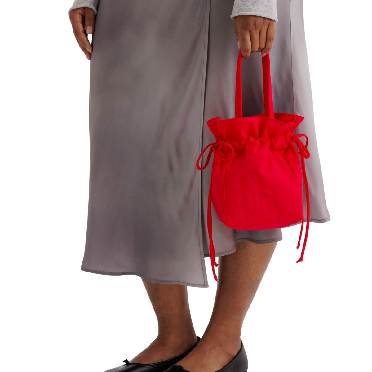 Baggu Nylon Drawstring Bag in Candy Apple - Getoutside Shoes