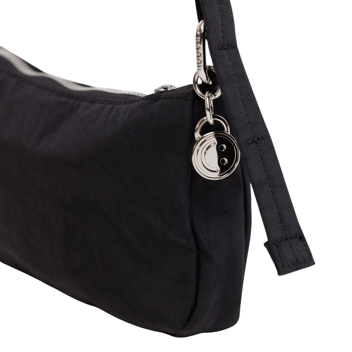 Baggu Nylon Pochette in Black - Getoutside Shoes
