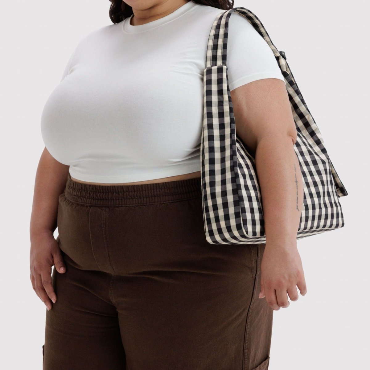 Baggu Nylon Shoulder Bag in Black And Cream Gingham - Getoutside Shoes