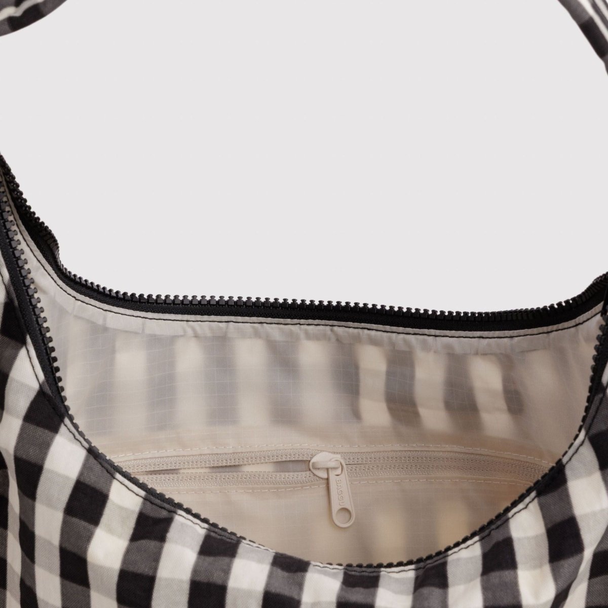 Baggu Nylon Shoulder Bag in Black And Cream Gingham - Getoutside Shoes