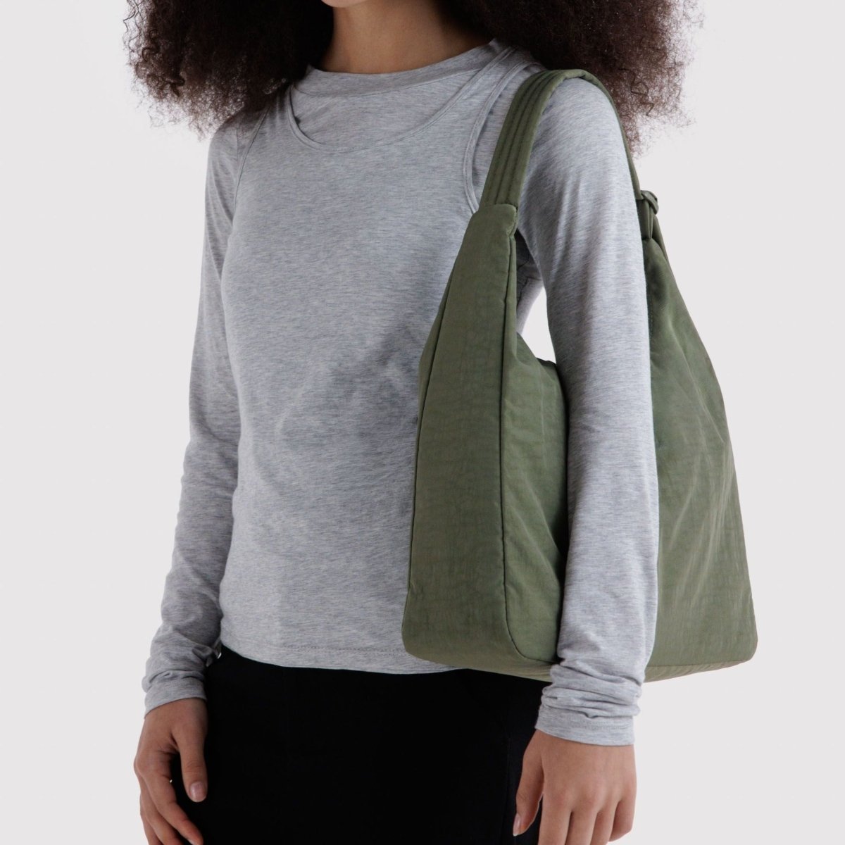 Baggu Nylon Shoulder Bag in Caper - Getoutside Shoes
