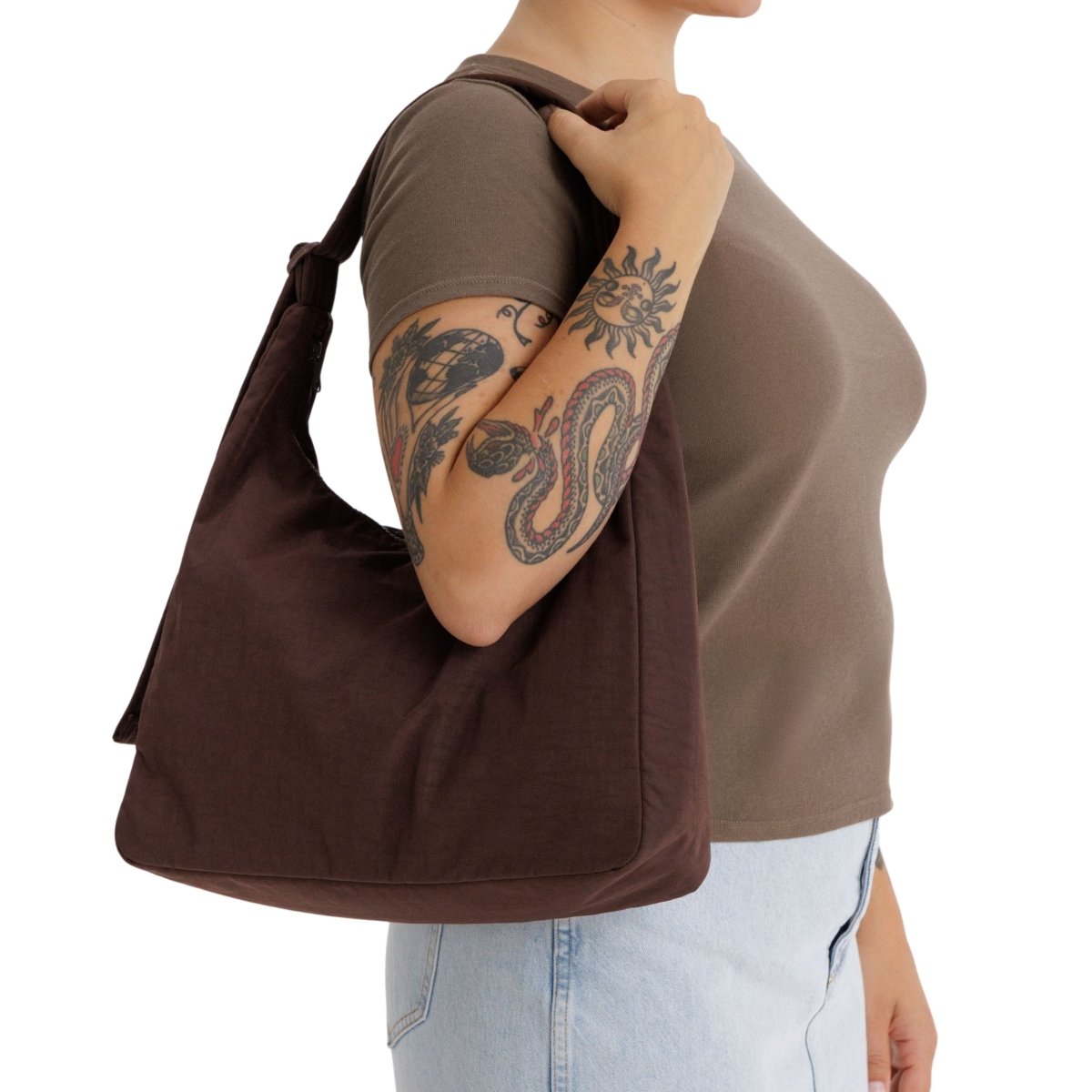 Baggu Nylon Shoulder Bag in Coffee - Getoutside Shoes
