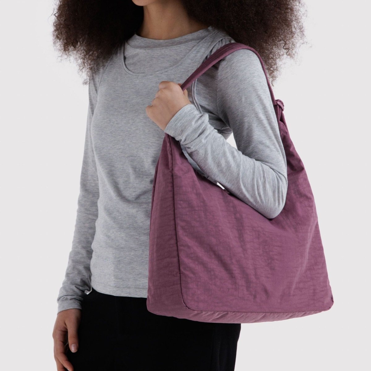 Baggu Nylon Shoulder Bag in Wild Plum - Getoutside Shoes