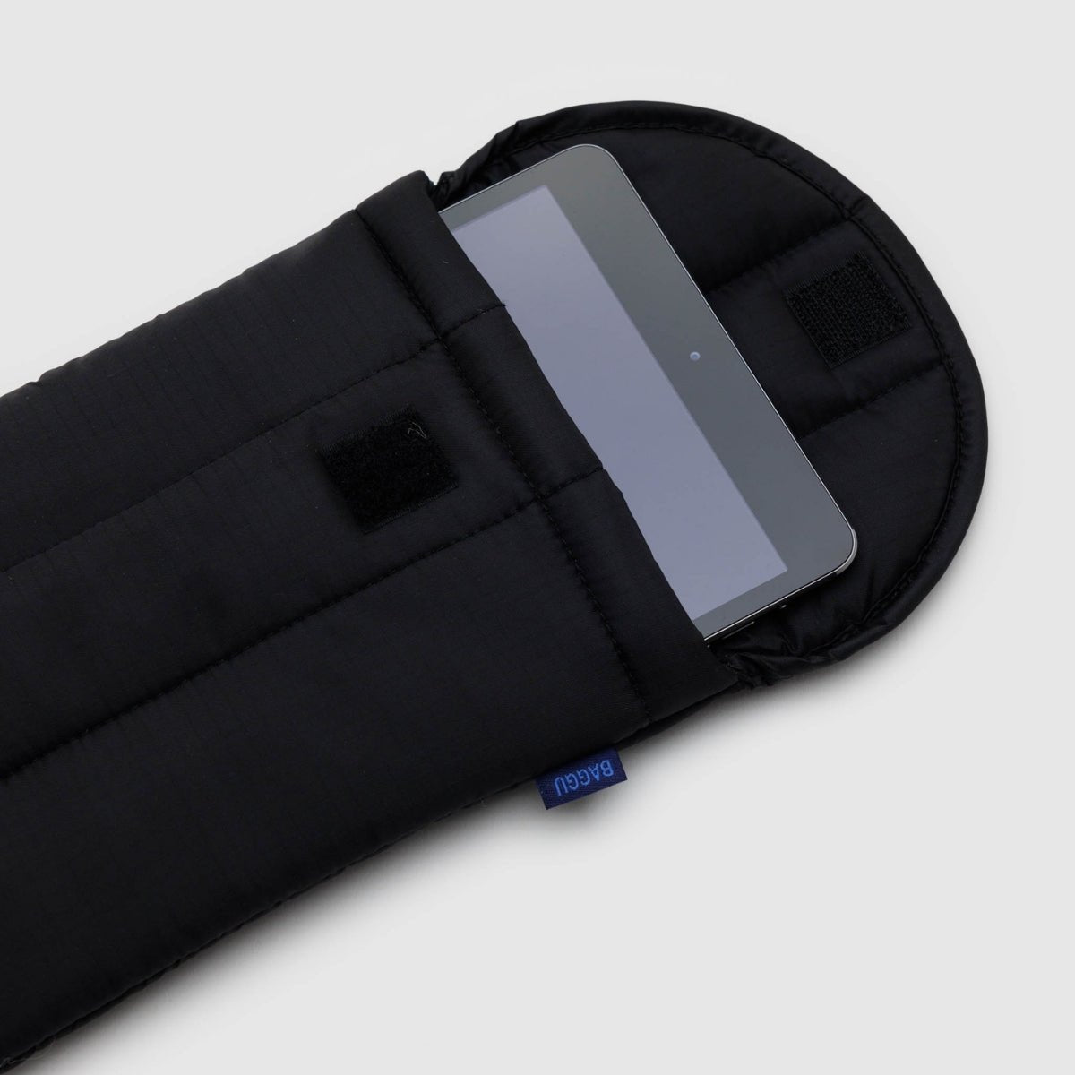 Baggu Puffy Tablet Sleeve in Black - Getoutside Shoes