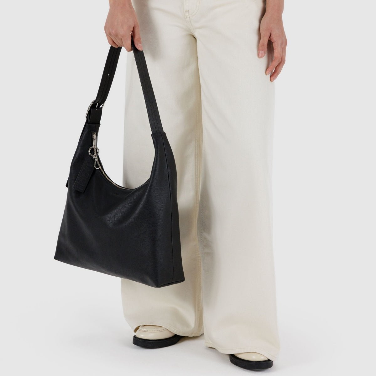 Baggu Recycled Leather Shoulder Bag in Black - Getoutside Shoes