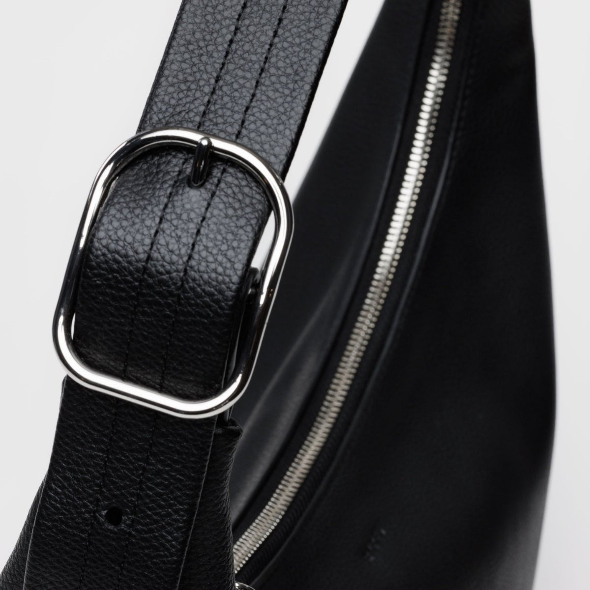 Baggu Recycled Leather Shoulder Bag in Black - Getoutside Shoes