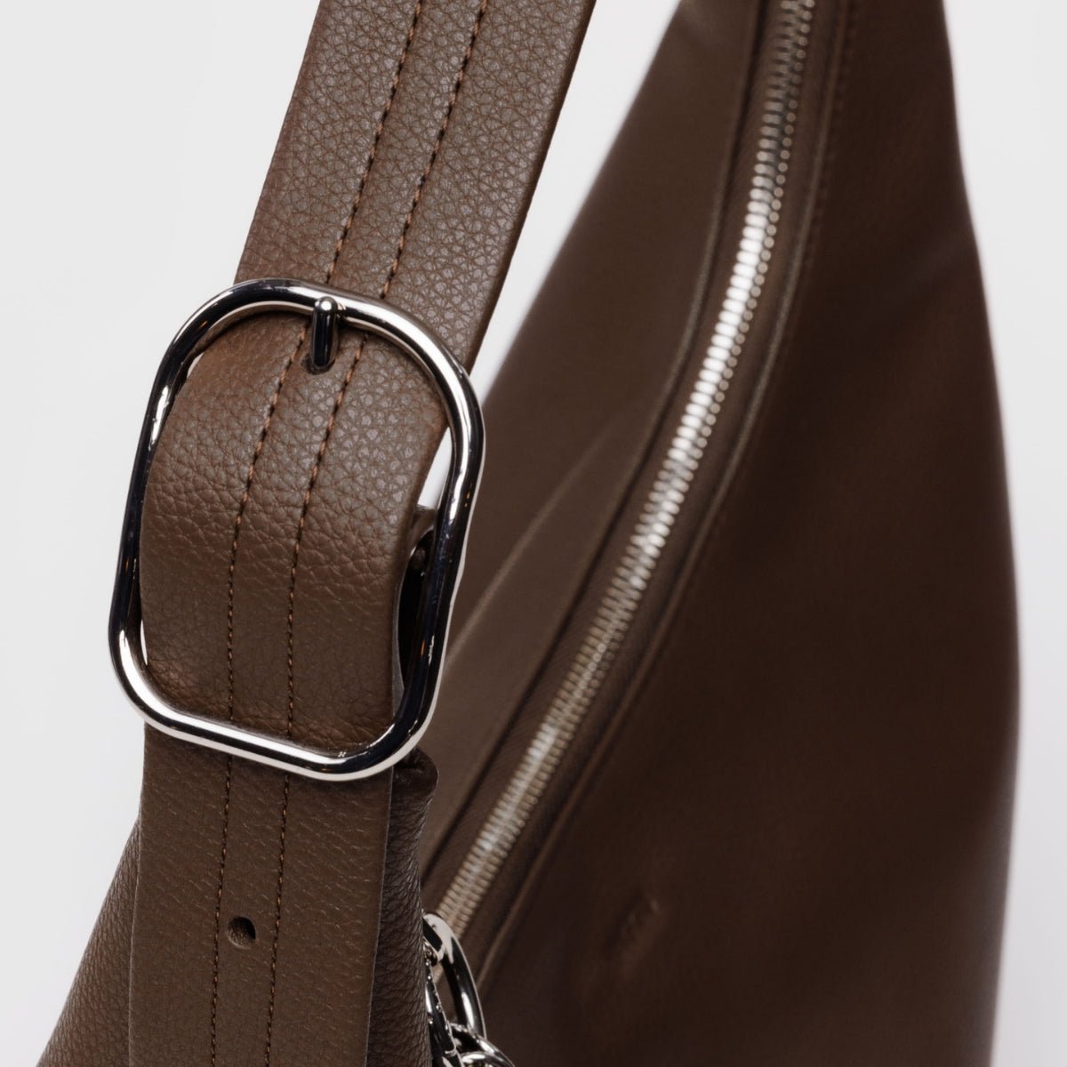 Baggu Recycled Leather Shoulder Bag in Brown - Getoutside Shoes