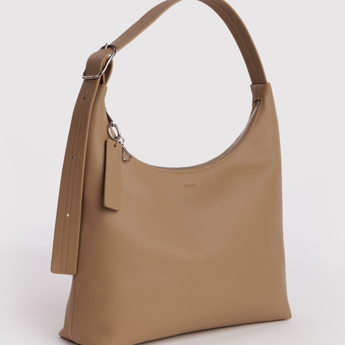 Baggu Recycled Leather Shoulder Bag in Dune - Getoutside Shoes