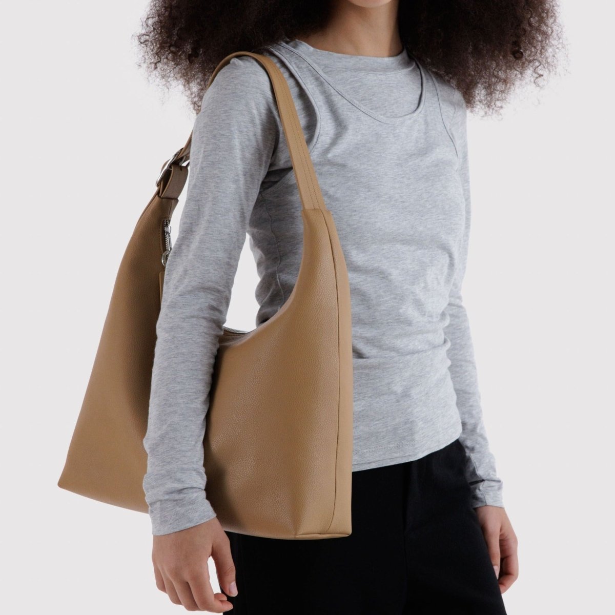 Baggu Recycled Leather Shoulder Bag in Dune - Getoutside Shoes