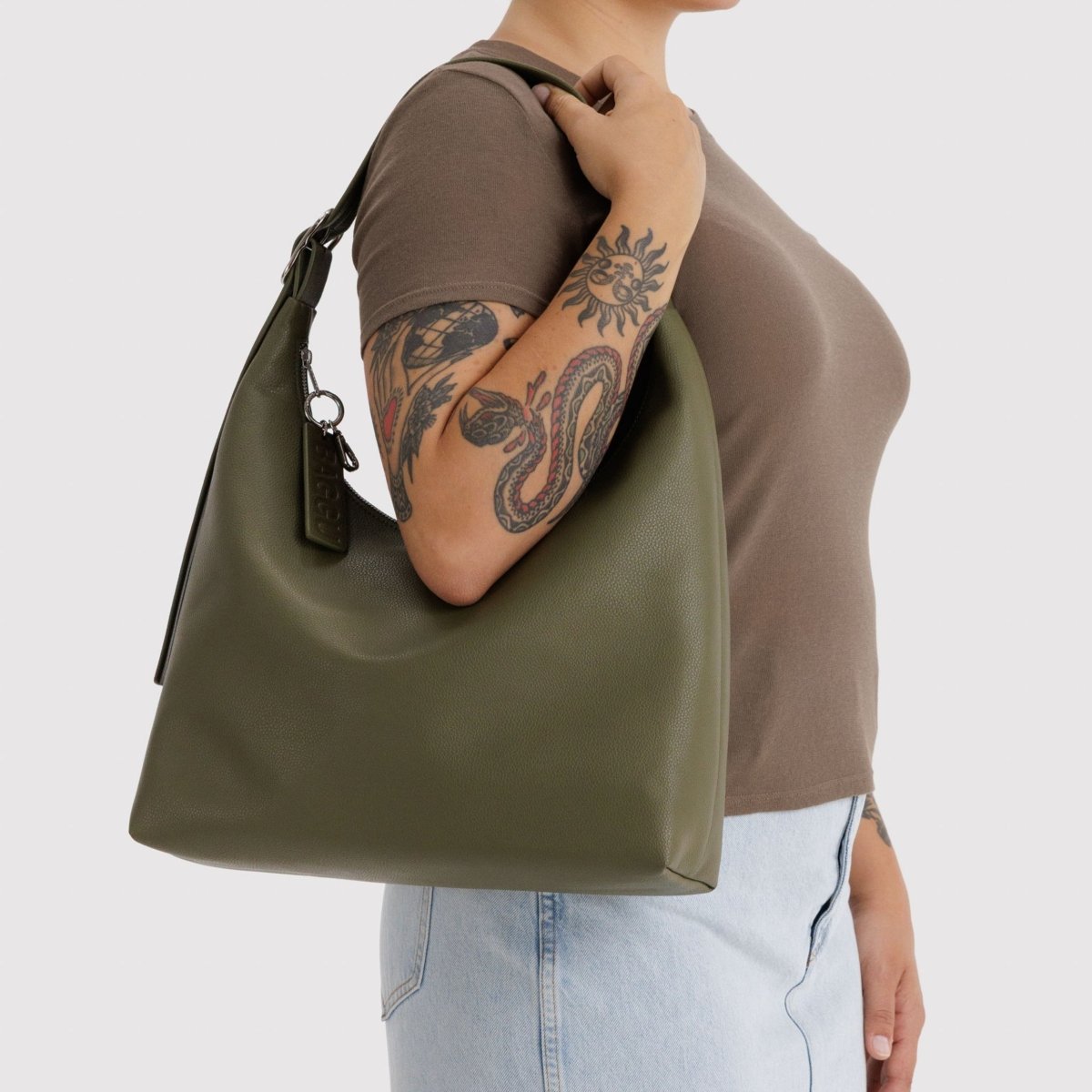 Baggu Recycled Leather Shoulder Bag in Loden - Getoutside Shoes