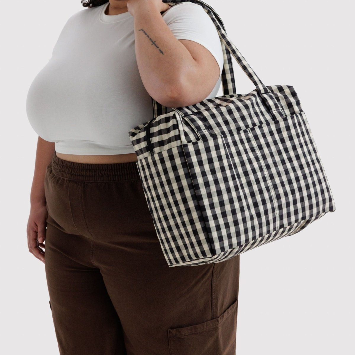 Baggu Small Cloud Carry-On in Black And Cream Gingham - Getoutside Shoes