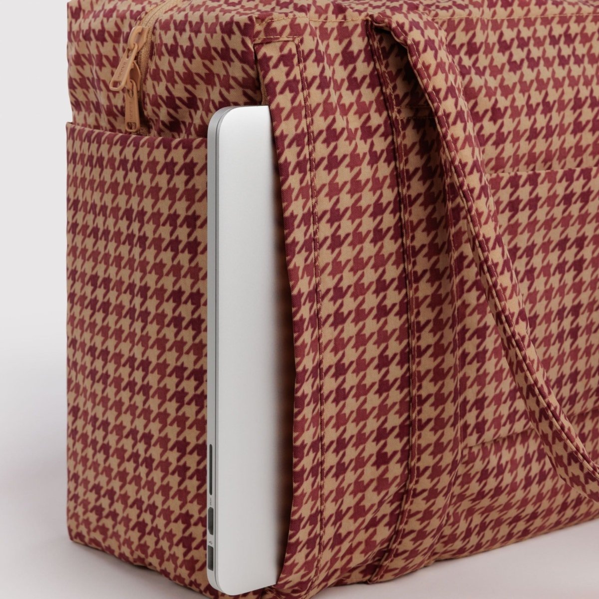 Baggu Small Cloud Carry-On in Tan Houndstooth - Getoutside Shoes