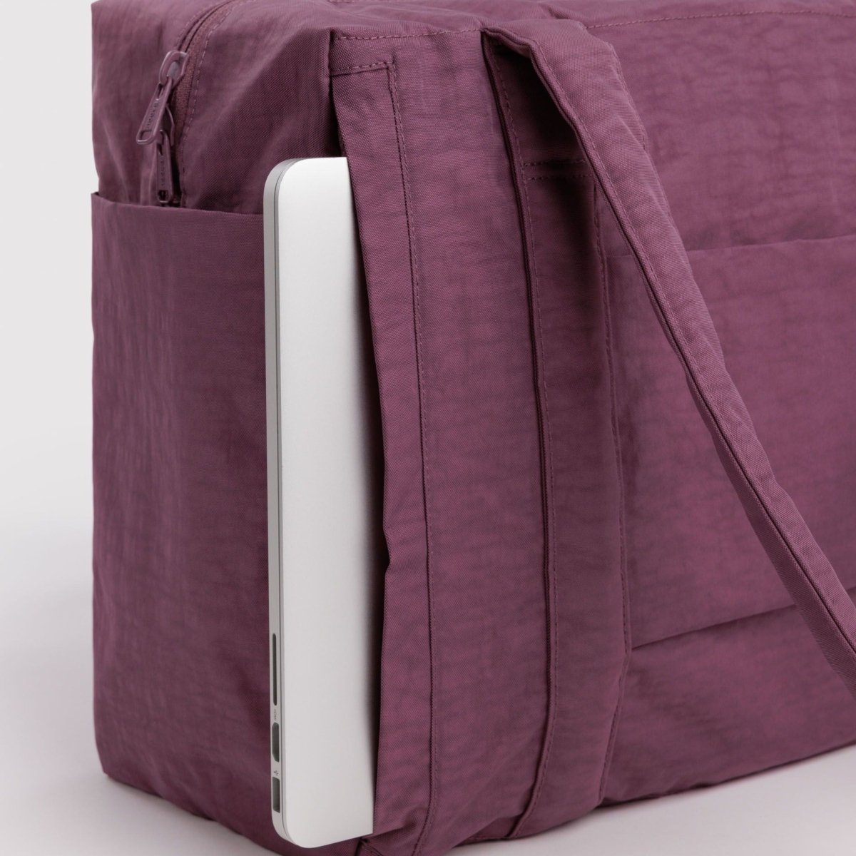 Baggu Small Cloud Carry-On in Wild Plum - Getoutside Shoes