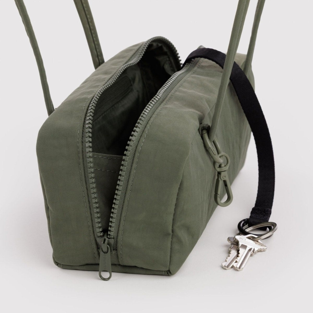 Baggu Small Nylon Bowler Bag in Caper - Getoutside Shoes