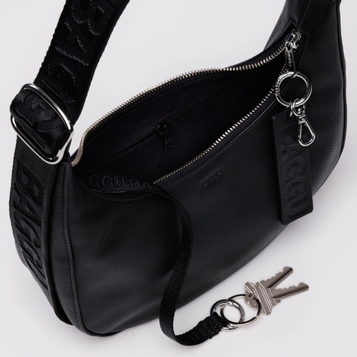 Baggu Small Recycled Leather Crescent Bag in Black - Getoutside Shoes