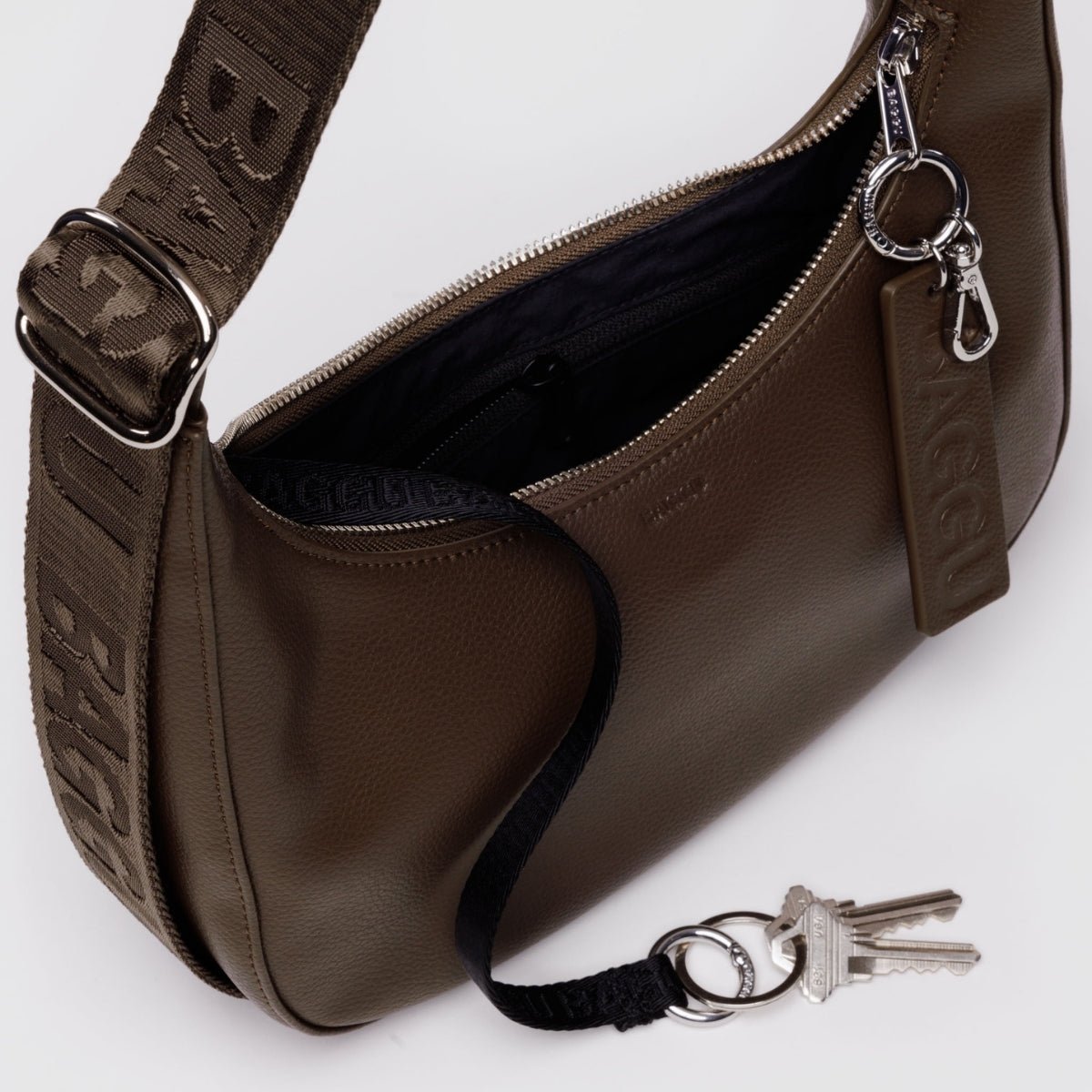 Baggu Small Recycled Leather Crescent Bag in Brown - Getoutside Shoes