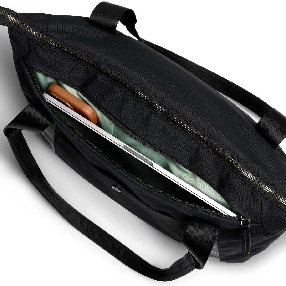 Bellroy Classic Getaway Bag 28L in Black